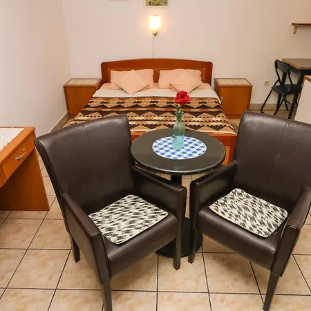 شقة Polic With Terrace باشْكا