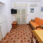 דירה Polic With Terrace