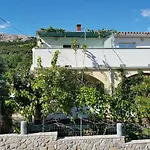 דירה Polic With Terrace