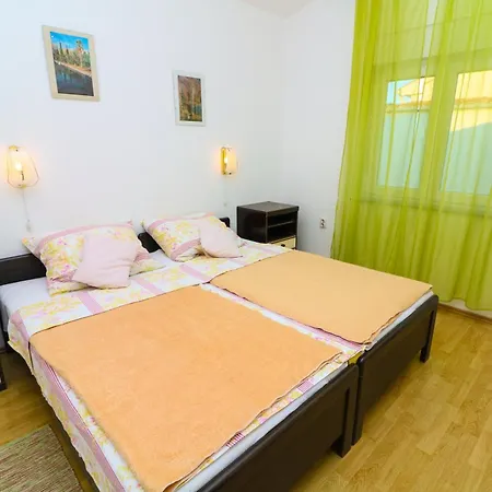 Polic With Terrace * באסקה