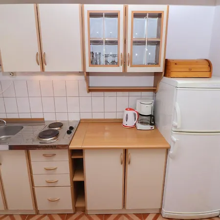 Appartement Polic With Terrace *