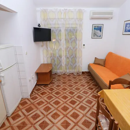 Apartment Polic With Terrace
