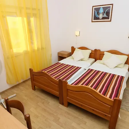 Appartement Polic With Terrace *