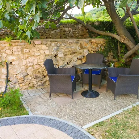 Apartment Polic With Terrace *