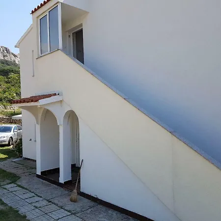 Apartment Polic With Terrace Baska (Krk)