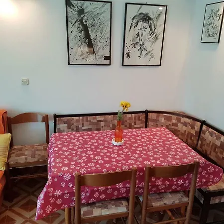 Polic With Terrace Apartment Baska (Krk)