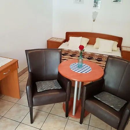 Apartment Polic With Terrace *