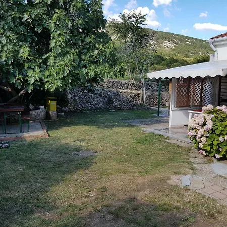 Polic With Terrace * Baska (Krk)