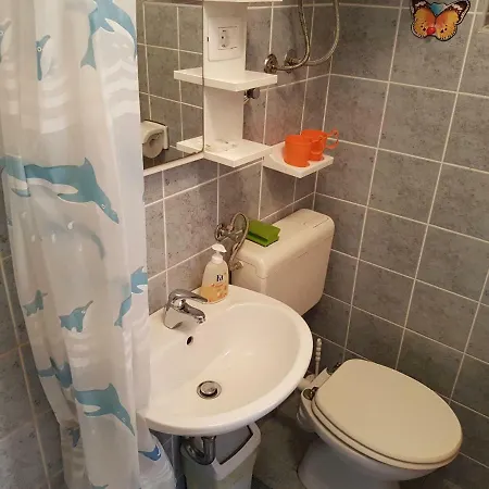 Polic With Terrace Apartment *