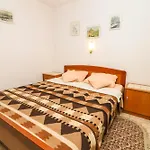 Apartment Polic With Terrace Baska (Krk)